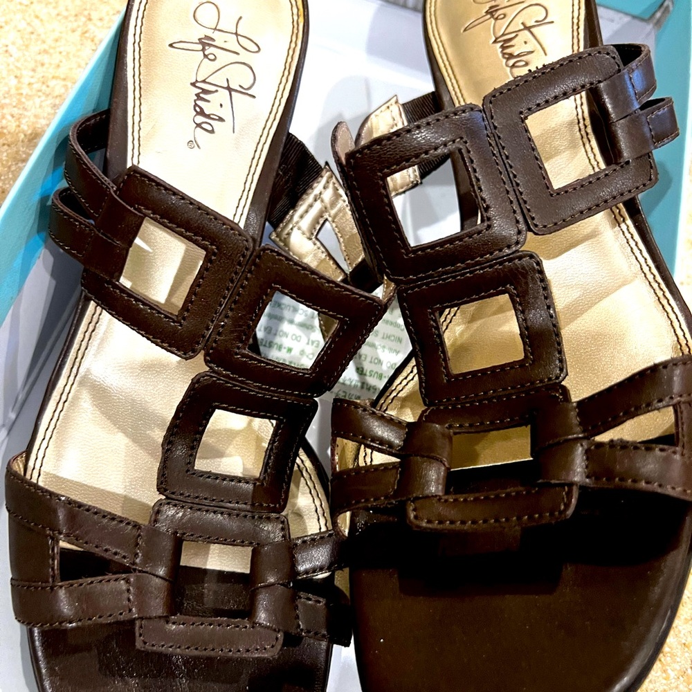 Like new brown sandals small heel